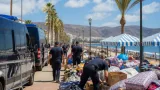Arona refuerza el control en Las Vistas y realiza una incautación masiva contra la venta ambulante