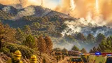Cinco incendios simultáneos obligan a movilizar a bomberos y medios aéreos en la provincia