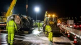 Corte prolongado de la AP-7 obliga a desvíos desde Estepona tras accidente de un camión cisterna