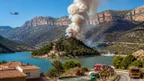 Incendio en Camarasa obliga a confinar Fontllonga y corta la C-13 en Lleida