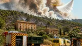 Incendio en el Matarraña mantiene desalojos y deja tres bomberos heridos en Teruel