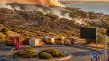 Incendio en Mont-roig del Camp obliga a confinamientos y corta A-7 y trenes en Tarragona