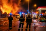 Incendio junto a una gasolinera moviliza a bomberos en Zaragoza