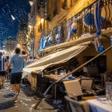 Colapsa el techo de un restaurante durante festejos por la Selección; no se registraron heridos graves