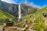 La cascada de Aitzondo: 100 metros de caída y una ruta destacada en Peñas de Aia