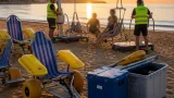 La Diputació equipa 26 playas valencianas con sillas anfibias y grúas para facilitar el baño