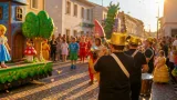 La Gran Charanga de Matola congrega a vecinos y visitantes en una tarde de música y disfraces
