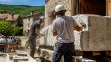 Montejo de San Miguel mantiene su verano cultural con taller de cantería y actividades para todas las edades