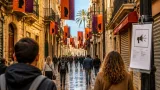 Palma multa a una asociación vecinal por carteles contra el ruido en el centro