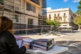 PSOE exige en Molina de Segura explicaciones por el retraso y el accidente en Plaza del Teatro