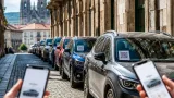 Santiago de Compostela: vecinos transforman coches en ingresos ante el encarecimiento de la vivienda