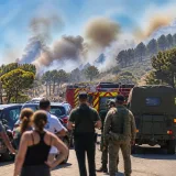Viento aviva el incendio de Orés: desalojados más de 500 vecinos y activa la UME