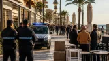 Torrevieja: hosteleros y comerciantes respaldan a la Policía Local tras la trifulca en el paseo marítimo