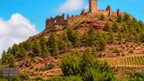Turruncún: el pueblo abandonado que conserva muros, torre y viñedos en la Rioja Baja