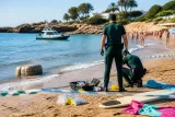 Un paquete flotante en la playa del Moro de Alcossebre resulta ser un fardo de cocaína