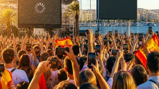 Alicante estalla tras el gol de Merino y celebra el pase de España a semifinales