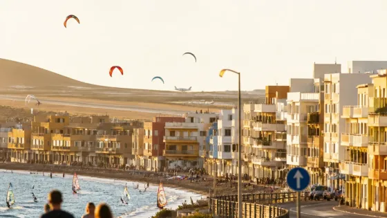 El Médano se consolida como alternativa residencial al bullicio de las grandes ciudades en Tenerife