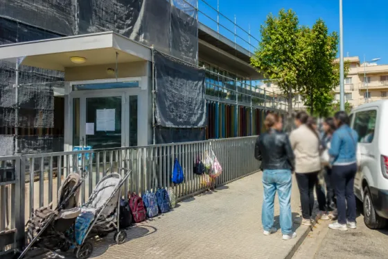 Familias de Rocafonda reprochan al Ayuntamiento de Mataró la gestión del Bressol d'Estiu