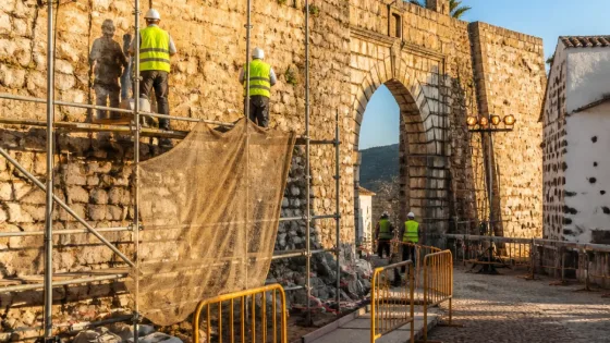 Moya afronta obras para recuperar su muralla y mejorar accesos al conjunto histórico