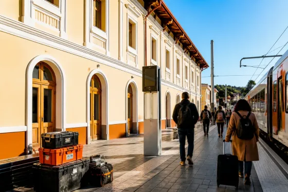 Renfe completa la mejora estética y funcional de la estación de Manresa