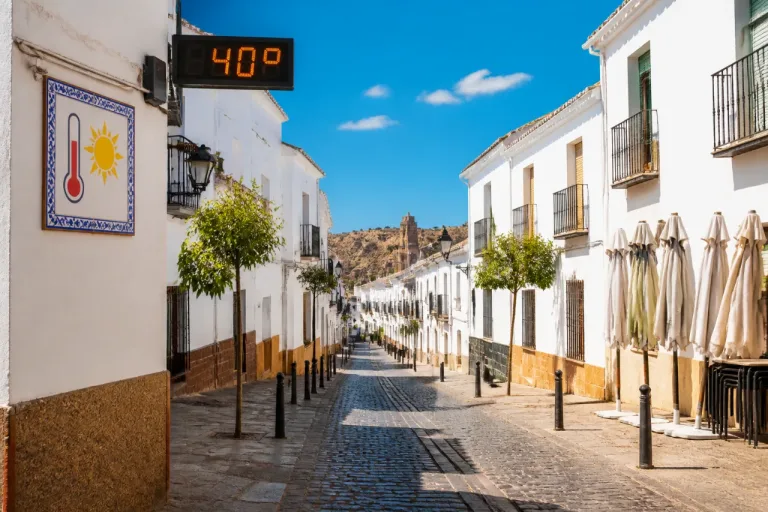 Aemet mantiene el aviso amarillo por calor en la comarca de Guadix y Baza con máximas de 40 ºC