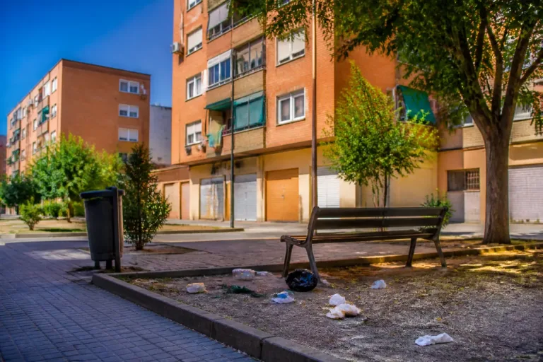 Alarma vecinal en Terrassa: Sant Pere Nord denuncia noches de peleas, drogas y ruidos