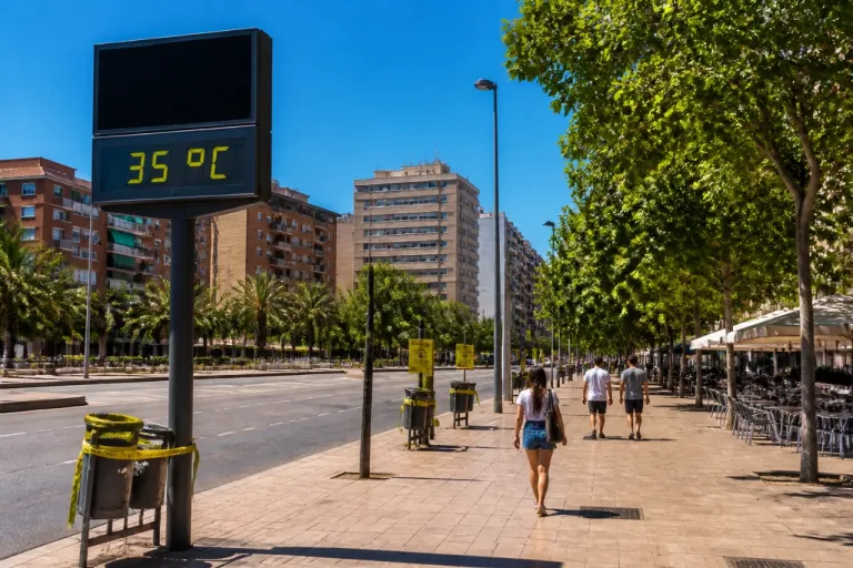 Alerta amarilla por calor en L'Hospitalet de Llobregat: previsión de hasta 35 °C