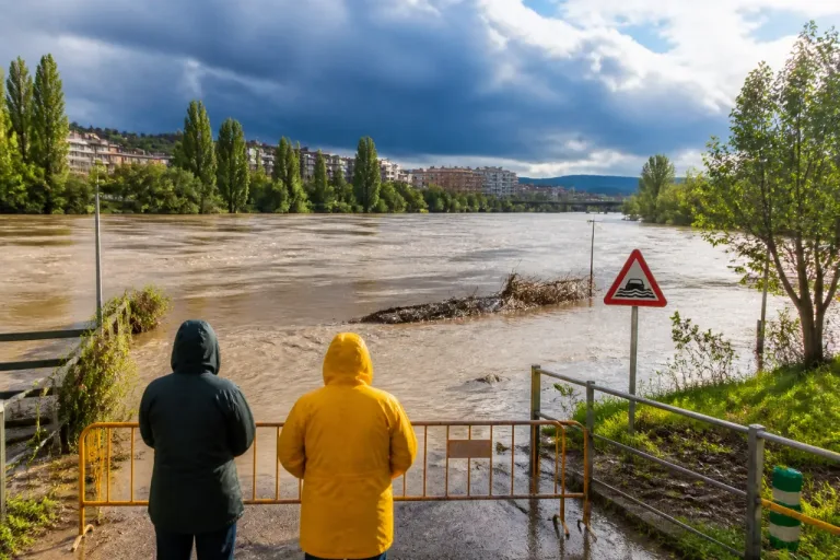 Alerta por posibles crecidas súbitas en el Ebro y afluentes que afectan al noreste de Burgos