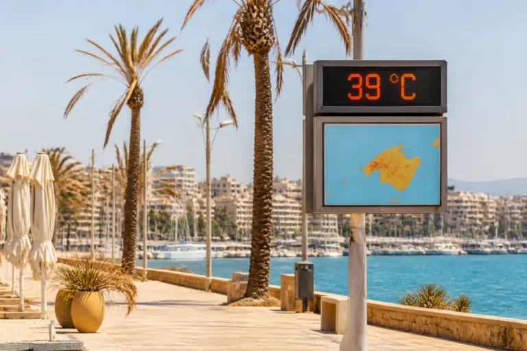 Baleares en alerta por calor: Mallorca en naranja con 39-40 ºC y resto del archipiélago en amarillo