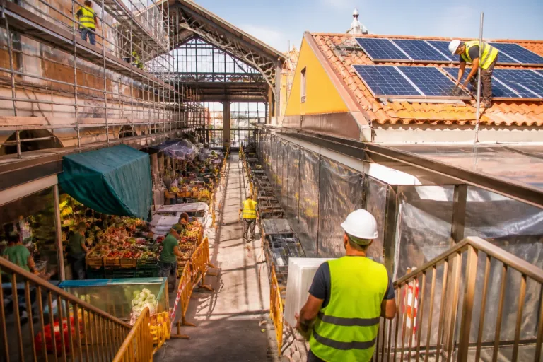Barcelona destina 100 millones para completar la renovación de sus mercados municipales