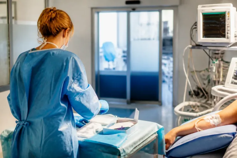 Ceuta estrena en su UCI el primer reservorio subcutáneo braquial para pacientes oncológicos