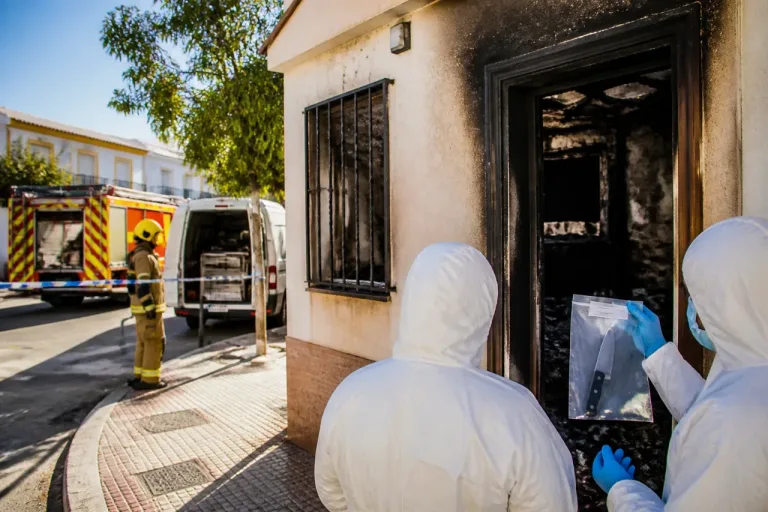 Consternación en Mijas por la muerte de una madre y su hija en un incendio con indicios de homicidio