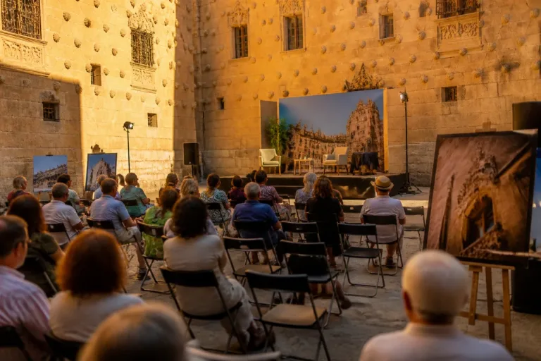La Casa de las Conchas ofrece en julio exposiciones, música y teatro en una programación estival gratuita