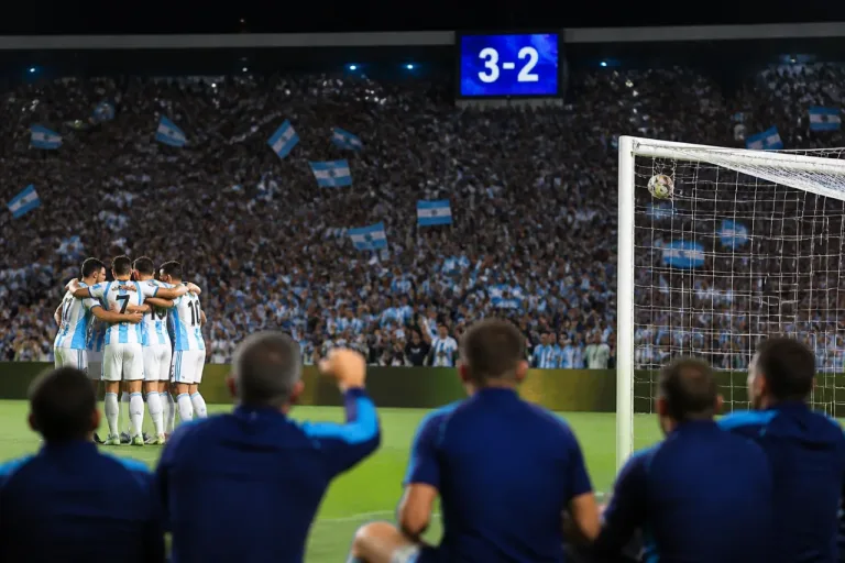 Messi rescata a Argentina: la Albiceleste remonta a Egipto y avanza en el Mundial