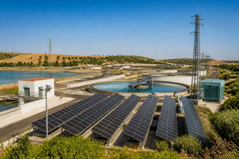 Dos depuradoras pacenses incorporan placas solares para reducir su consumo eléctrico