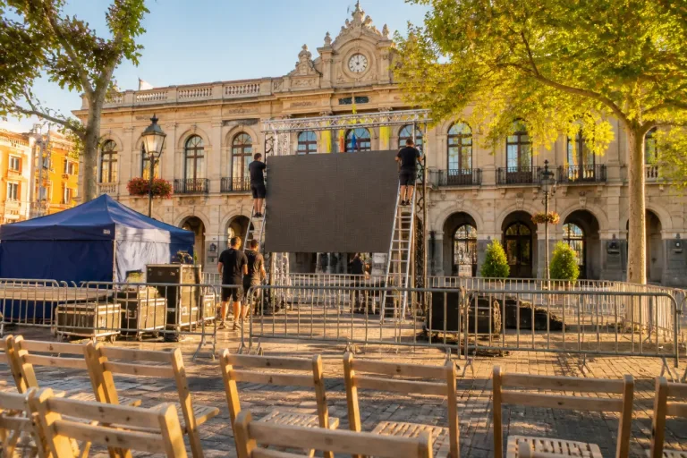 El Ayuntamiento estudia instalar una pantalla pública para las fases finales del Mundial