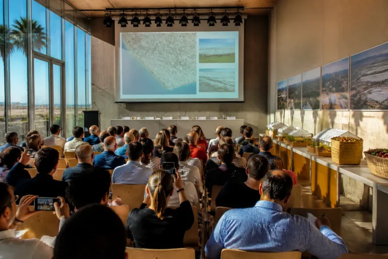 El Ejido acoge un curso de la UAL sobre la 'revolución agrícola' y su impacto social