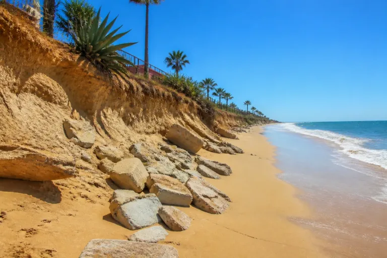 El PP reclama actuaciones urgentes en las playas de Huelva ante la regresión del litoral