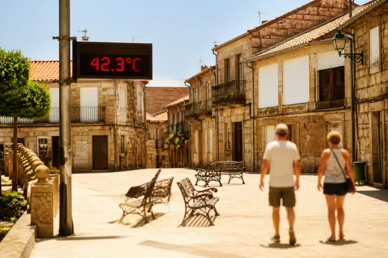 Galicia reduce a 46 los municipios en alerta roja por la ola de calor pero mantiene registros extremos