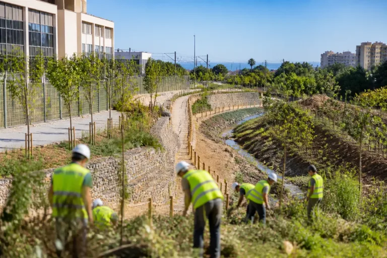 Gandia completa un nuevo corredor verde que unirá la ciudad con la playa por el barranco de Beniopa