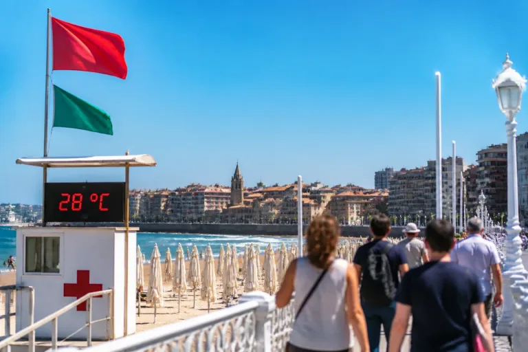 Gijón afronta un domingo sin aviso pero con máximas en torno a 28 ºC, según AEMET