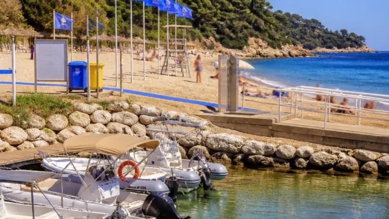 Girona mantiene 27 playas con bandera azul en 2026 y suma 9 puertos distinguidos