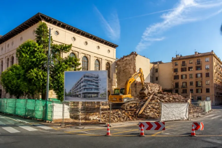 Guadalajara: el solar de la plaza de Dávalos comienza su transformación en seis viviendas