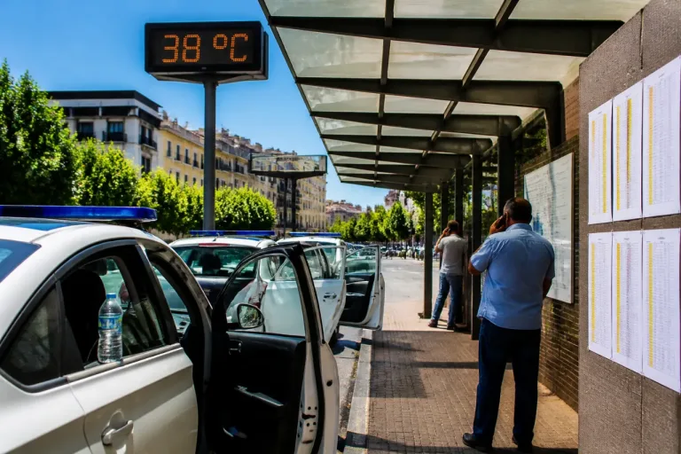 Huesca ajusta el servicio de taxis ante quejas por esperas y ausencia de vehículos