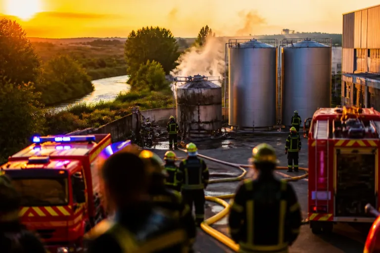 Incendio en depósito de gasoil en Guadamur moviliza a bomberos de la provincia de Toledo