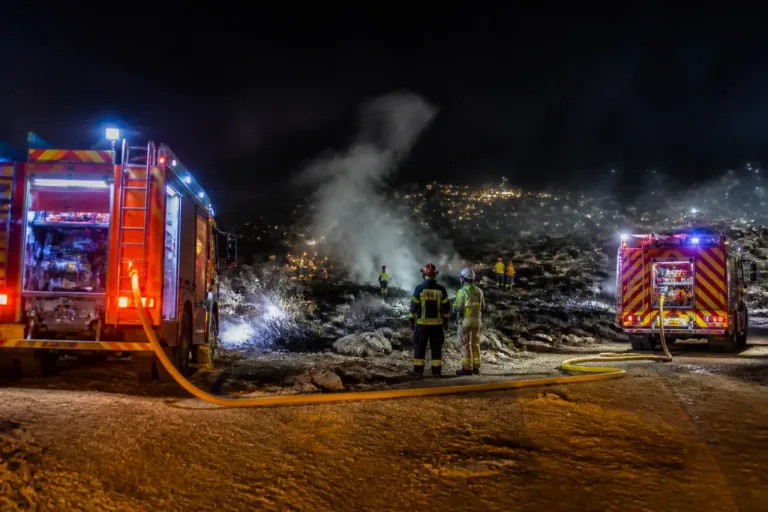 Incendio en la Rambla de Orihuela Costa controlado tras intervención de bomberos