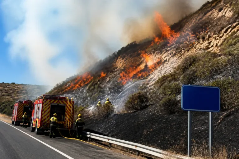 Incendio en Sena de Luna (León) supera las 100 hectáreas y confían en controlarlo