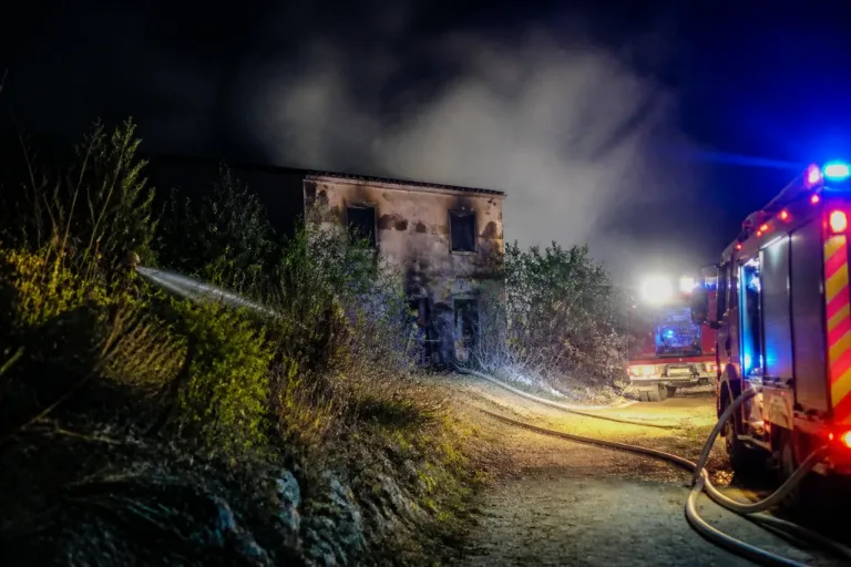 Incendio reactivado entre Pelabravo y Santa Marta moviliza a los servicios de emergencias en Salamanca