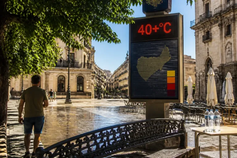 Jaén en alerta: la Aemet activa avisos por ola de calor para el lunes
