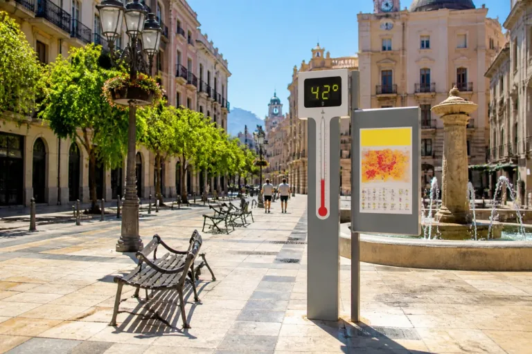 Jaén en alerta naranja: este domingo los termómetros pueden alcanzar los 42 ºC en el Valle del Guadalquivir